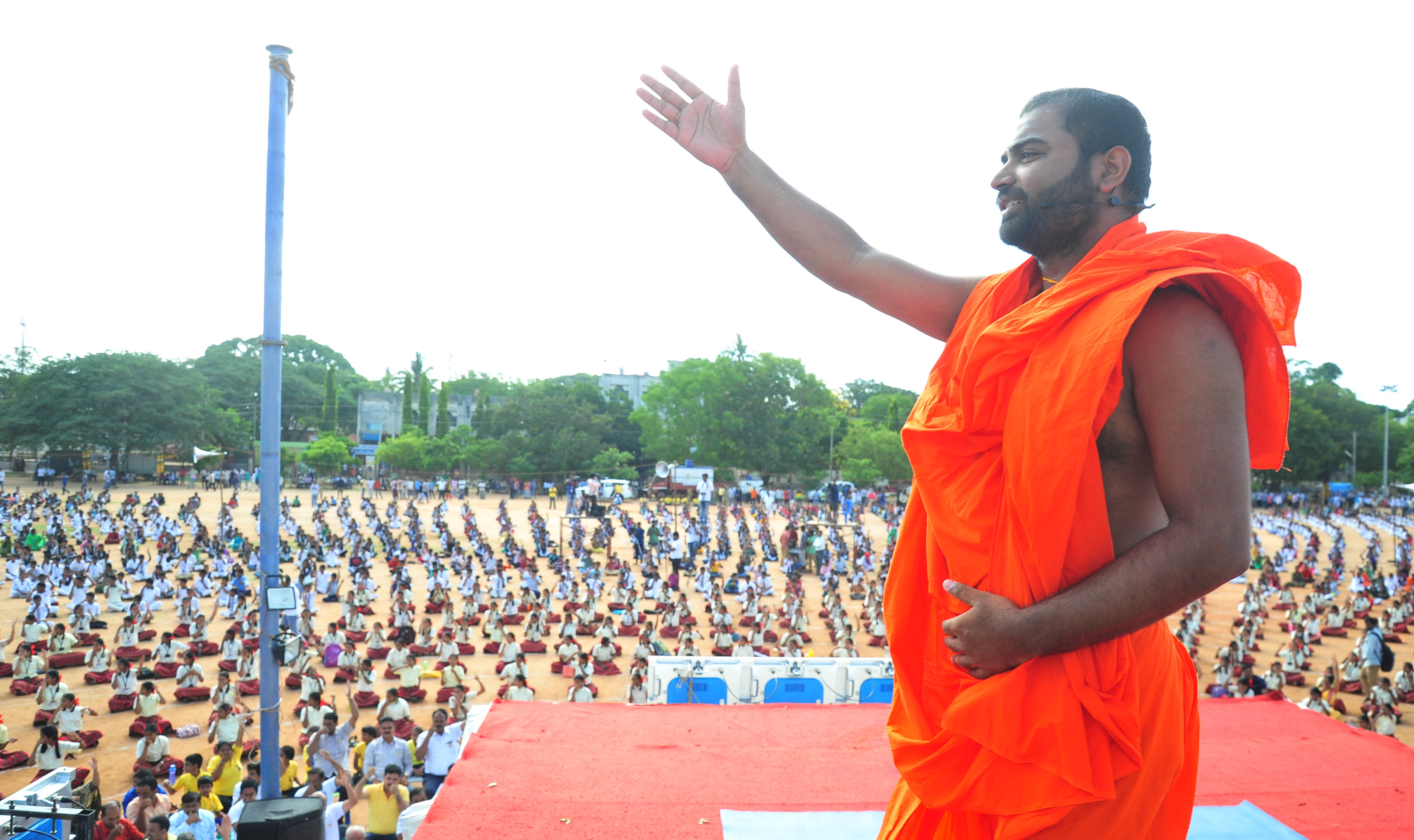 ಯೋಗ ಎಲ್ಲರ ದೈನಂದಿನ ಚಟುವಟಿಕೆಯಾಗಬೇಕು: ಶ್ರೀ ವಚನಾನಂದ ಸ್ವಾಮೀಜಿ