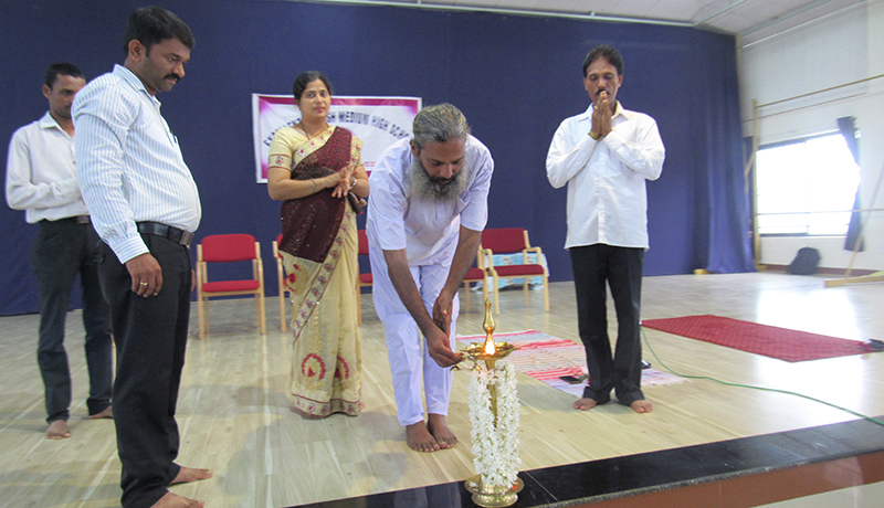 ಎಕ್ಸಲೆಂಟ್ ಆಂಗ್ಲ ಮಾಧ್ಯಮ ಶಾಲೆಯಲ್ಲಿ  ಯೋಗ ದಿನಾಚರಣೆ
