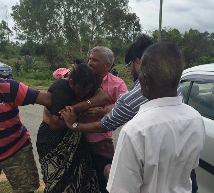 ಮಂಡ್ಯ: ಜಮೀನು ವಿವಾದ; ತಂದೆ-ಮಕ್ಕಳಿಂದ ಮಹಿಳೆಗೆ ಹಲ್ಲೆ