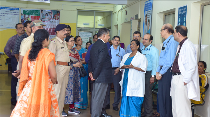 ಲೋಕಾಯುಕ್ತ ನ್ಯಾ.ವಿಶ್ವನಾಥ ವೆನ್ಲಾಕ್-ಲೇಡಿಗೋಶನ್ ಆಸ್ಪತ್ರೆಗೆ ಭೇಟಿ