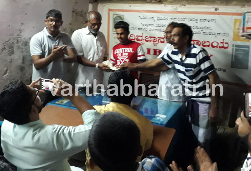 ​ತಣ್ಣಿರುಬಾವಿ: ನೀರುಪಾಲಾಗುತ್ತಿದ್ದವರನ್ನು ರಕ್ಷಿಸಿದ ಇಜಾಝ್‌ಗೆ ಸನ್ಮಾನ
