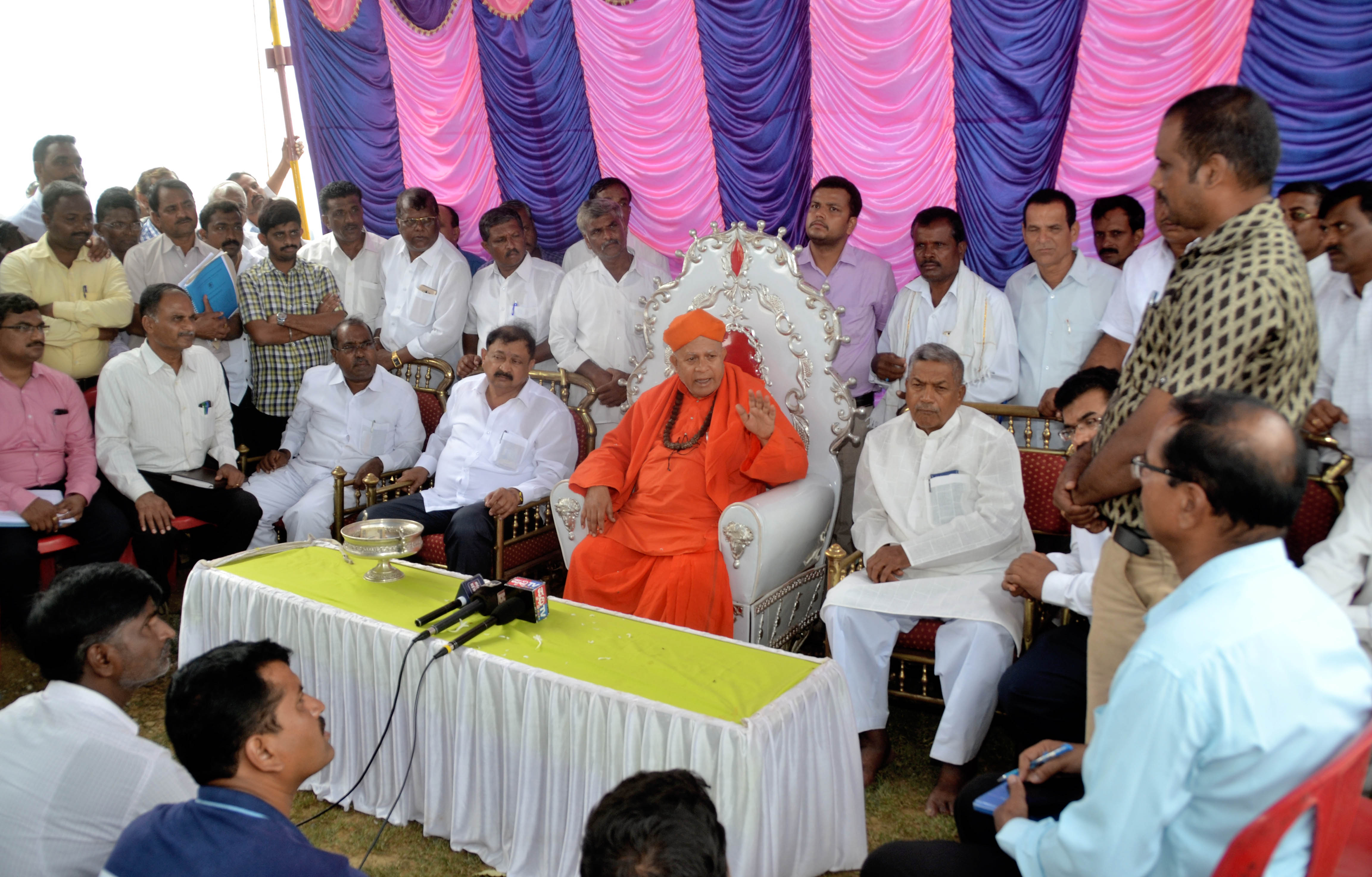 ಅಧಿಕಾರ ಇದ್ದಿದ್ದರೆ ನಿರ್ಲಕ್ಷ್ಯ ತೋರಿದ ಅಧಿಕಾರಿಗಳನ್ನು ಅಮಾನತು ಮಾಡುತ್ತಿದ್ದೆ: ಶಿವಮೂರ್ತಿ ಶಿವಾಚಾರ್ಯ ಶ್ರೀ