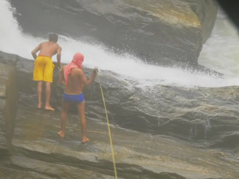 ಸೋಮವಾರಪೇಟೆ: ಇನ್ನೂ ಪತ್ತೆಯಾಗದ ಜಲಪಾತಕ್ಕೆ ಬಿದ್ದು ಮೃತಪಟ್ಟ ಯುವಕನ ಶವ