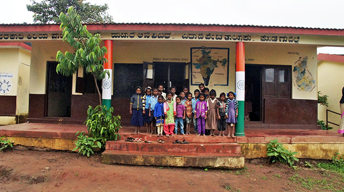 ಮಡಿಕೇರಿ: ದುಬಾರೆ ಸರಕಾರಿ ಶಾಲೆಯೊಳಗೊಂದು ಗೋಳಿನ ಕಥೆ; ಅರಣ್ಯ ರೋಧನವಾದ ಗುರು, ಶಿಷ್ಯರ ಅಸಹಾಯಕ ಸ್ಥಿತಿ