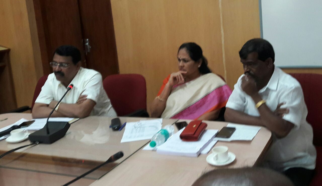 ಚಿಕ್ಕಮಗಳೂರು: ಆನೆ ಹಾವಳಿ, ಅತಿವೃಷ್ಟಿ ಪೀಡಿತರಿಗೆ ಪರಿಹಾರ ನೀಡಲು ಸಂಸದೆ ಶೋಭಾ ಸೂಚನೆ