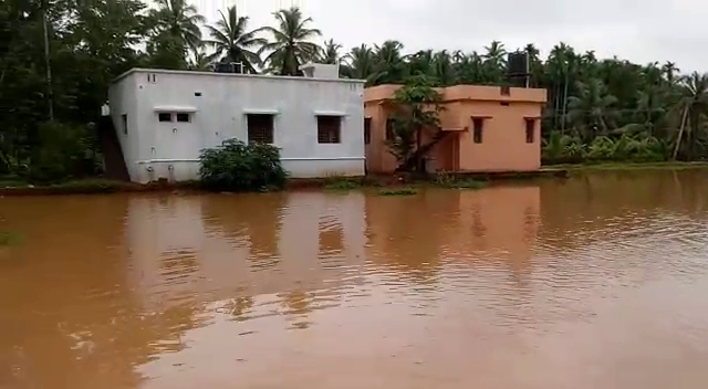 ಕೋಟೆಕಾರಿನಲ್ಲಿ ಮಳೆಯ ಆರ್ಭಟದಿಂದ ರಸ್ತೆಗಳು ಜಲಾವೃತ