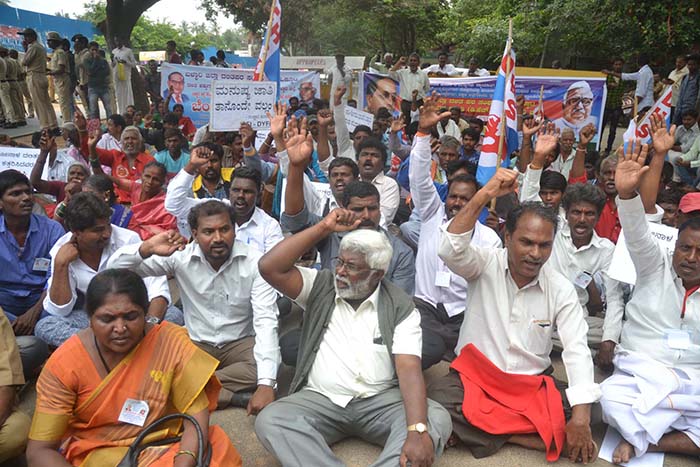 ಬಳ್ಳಾರಿಯಲ್ಲಿ ದಲಿತರ ಮೇಲೆ ದೌರ್ಜನ್ಯ: ಪರಿಹಾರ, ಸೂಕ್ತ ಭದ್ರತೆಗೆ ಆಗ್ರಹಿಸಿ ಬೆಂಗಳೂರು ಚಲೋ