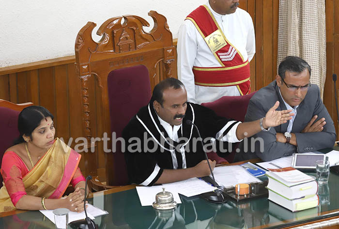 15 ದಿನದೊಳಗೆ ರಸ್ತೆ ಗುಂಡಿ ಮುಚ್ಚಲು ಕಟ್ಟುನಿಟ್ಟಿನ ಸೂಚನೆ: ಮೇಯರ್ ಸಂಪತ್‌ ರಾಜ್