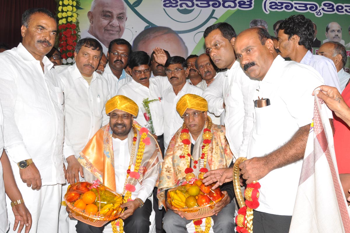 ಸಾಲ ಮನ್ನಾ ಘೋಷಣೆಯಿಂದ ಹಿಂದೆ ಸರಿಯುವ ಪ್ರಶ್ನೆಯೇ ಇಲ್ಲ: ವಿಧಾನ ಪರಿಷತ್ ಸದಸ್ಯ ಶ್ರೀಕಂಠೇಗೌಡ