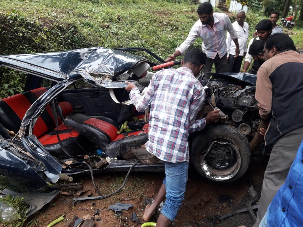 ಕೆಎಸ್ಸಾರ್ಟಿಸಿ ಬಸ್- ಕಾರು ಢಿಕ್ಕಿ; ಚಾಲಕ ಗಂಭೀರ