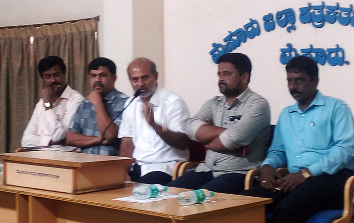 ಸಮ್ಮಿಶ್ರ ಸರಕಾರದಲ್ಲಿ ಗೊಂದಲವಿಲ್ಲ, ಕುಮಾರಸ್ವಾಮಿಯೇ ಐದು ವರ್ಷ ಸಿಎಂ: ಸಚಿವ ಸಾ.ರಾ.ಮಹೇಶ್