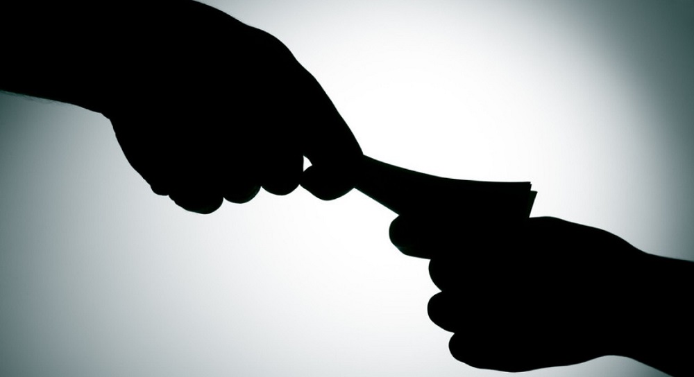 5 ಸಾವಿರ ರೂ.ಲಂಚ ಪಡೆಯುತ್ತಿದ್ದ ವೇಳೆ ಠಾಣಾ ರೈಟರ್ ಎಸಿಬಿ ಬಲೆಗೆ