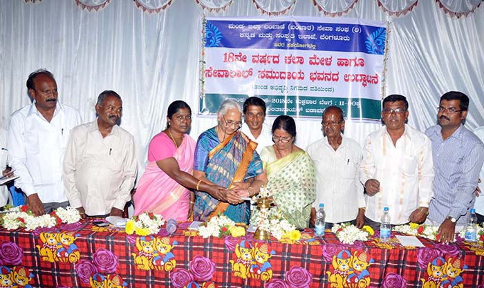 ಸೋದರತ್ವದಿಂದ ಬದುಕುವ ಸಮಾಜ ಕಟ್ಟಬೇಕು:ಬಿ.ಟಿ.ಲಲಿತಾನಾಯಕ್