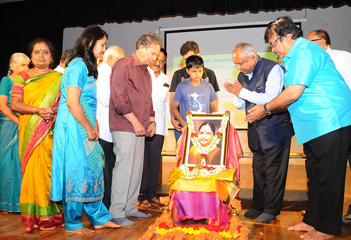 ತುಮಕೂರು: ಅನ್ನ ನೀಡಿದ ಅಮ್ಮ ವಿಶೇಷ ಕಾರ್ಯಕ್ರಮ
