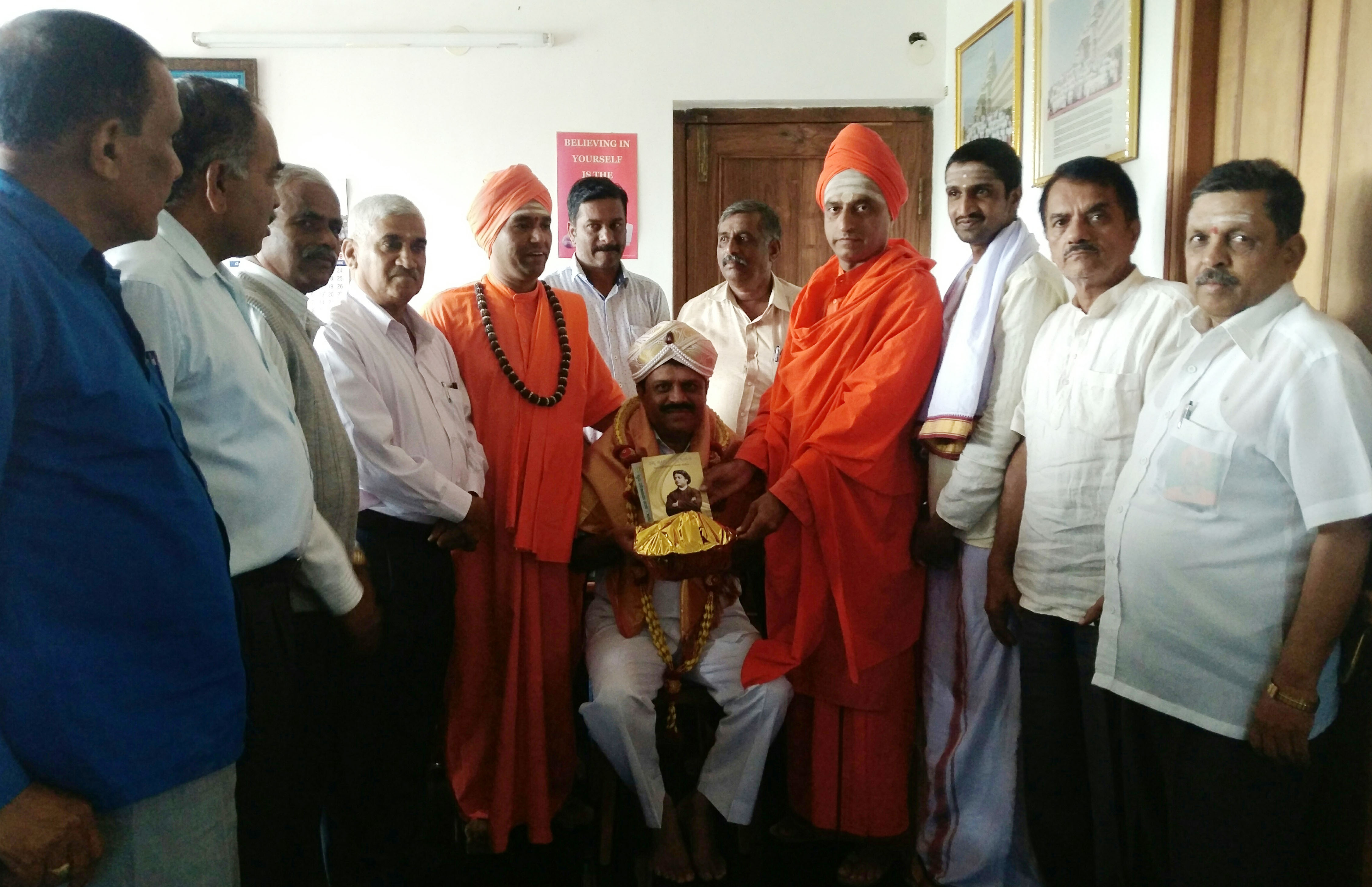 ಮಡಿಕೇರಿ: ಶಾಸಕ ಅಪ್ಪಚ್ಚು ರಂಜನ್‍ಗೆ ಮಠಾಧಿಪತಿಗಳಿಂದ ಅಭಿನಂದನೆ