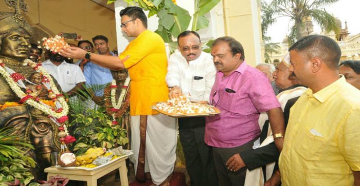 ನಾಲ್ವಡಿ ಕೃಷ್ಣರಾಜ ಒಡೆಯರ್ ಕೊಡುಗೆ ಅಪಾರವಾಗಿದೆ: ಯದುವೀರ್