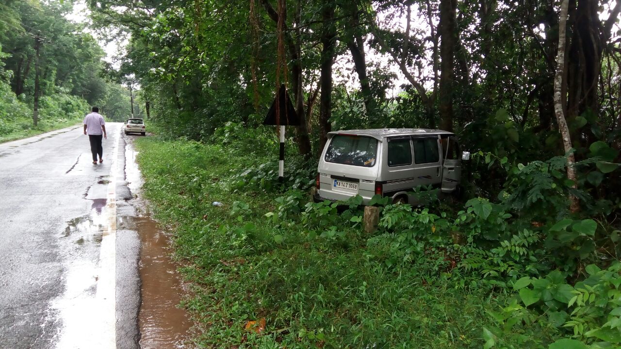 ಕಡಬ: ಮರಕ್ಕೆ ಢಿಕ್ಕಿಯಾದ ಕಾರು; ಚಾಲಕನಿಗೆ ಗಾಯ