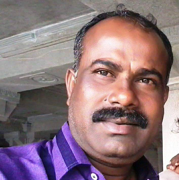 ಮಂಡ್ಯ: ಬೈಕ್‍ಗೆ ಶಾಲಾ ವಾಹನ ಢಿಕ್ಕಿ; ದಸಂಸ ಮುಖಂಡ ಸಣಬ ಶಿವಣ್ಣ ಮೃತ್ಯು