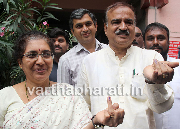 ರಾಜ್ಯದ ರಾಜಕೀಯ ಪರಿಸ್ಥಿತಿ ಹಾಸ್ಯಾಸ್ಪದ: ಕೇಂದ್ರ ಸಚಿವ ಅನಂತಕುಮಾರ್ ವ್ಯಂಗ್ಯ