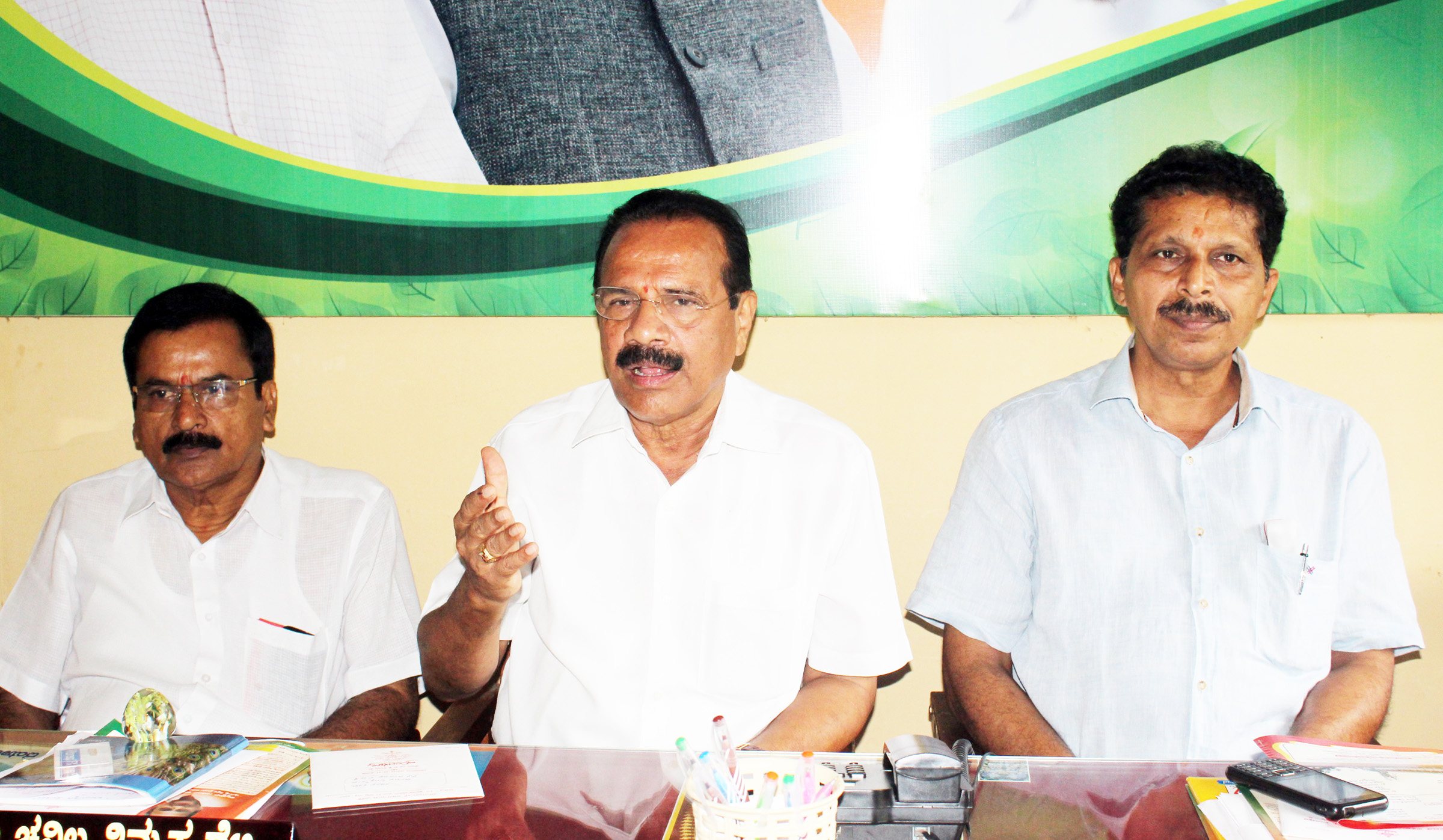 ಕೆಲವೇ ದಿನಗಳಲ್ಲಿ ರಾಜ್ಯ ಸರಕಾರ ಪತನ: - ಡಿ.ವಿ.ಸದಾನಂದ ಗೌಡ