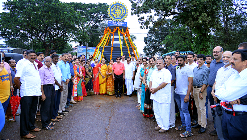 ಪ್ರಯಾಣಿಕರ ತಂಗುದಾಣ ಮತ್ತು ಇನ್ನರ್‌ವೀಲ್ ಸರ್ಕಲ್ ಉದ್ಘಾಟನೆ
