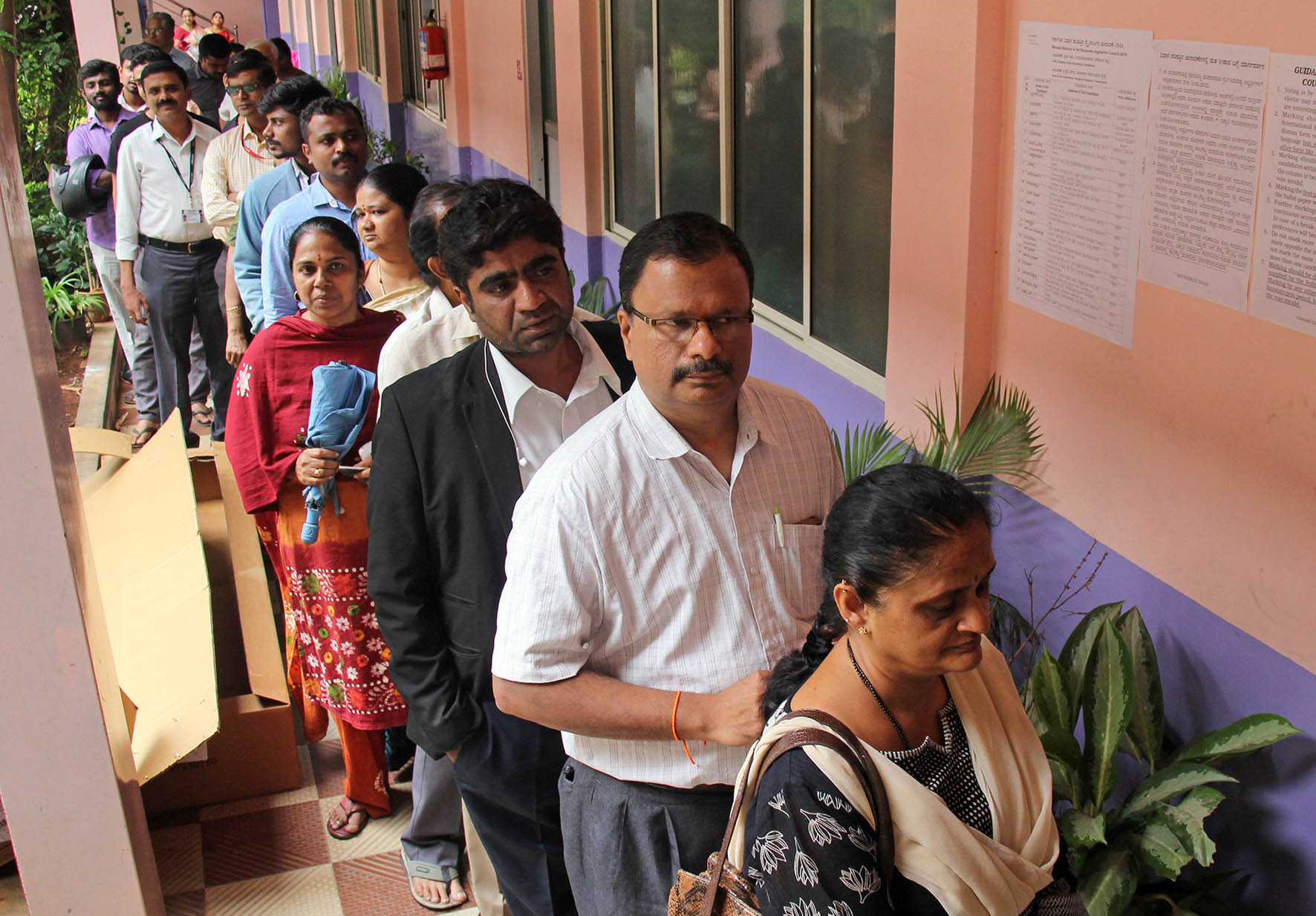 ಪರಿಷತ್ ಚುನಾವಣೆ ಬಹುತೇಕ ಶಾಂತಿಯುತ