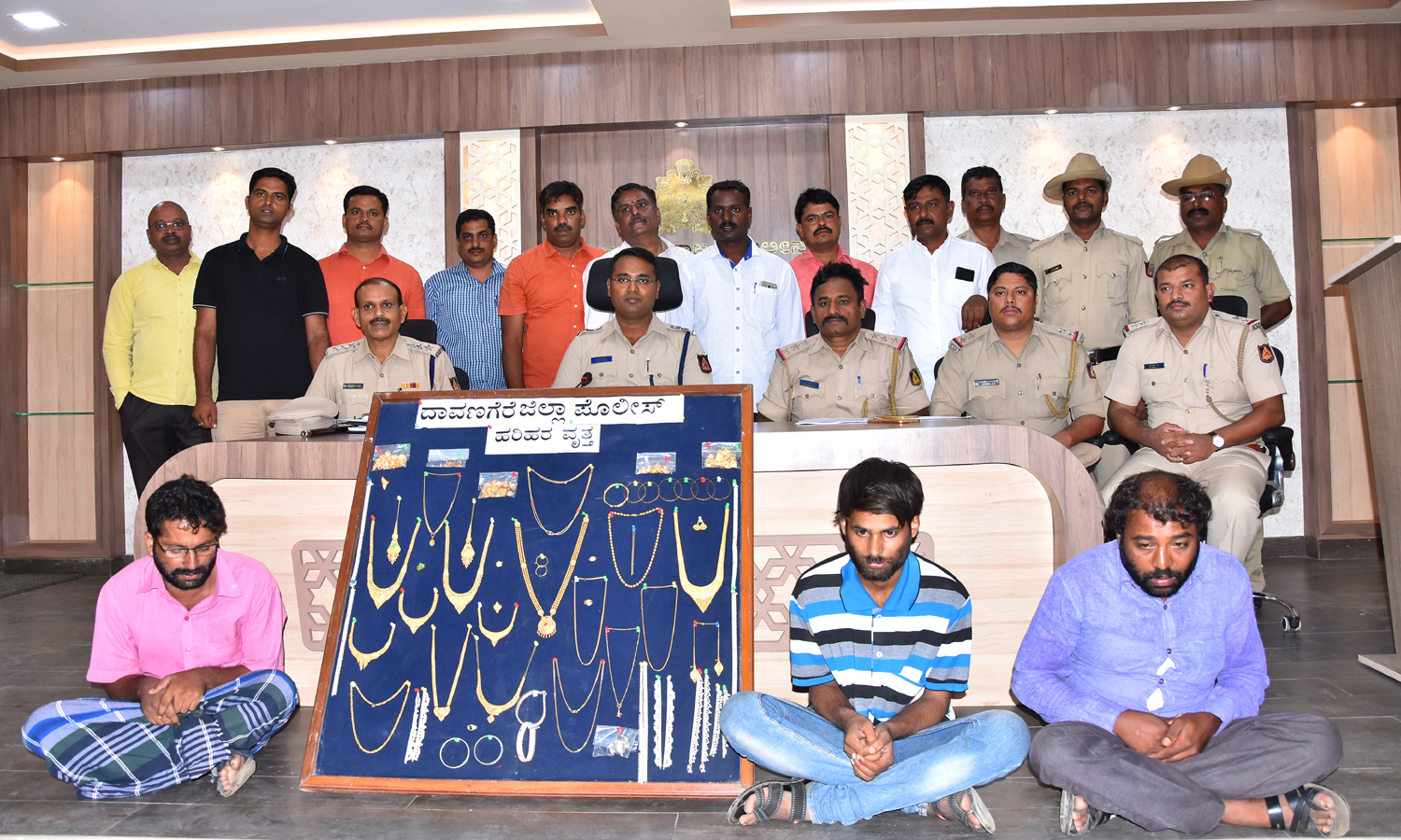 ದಾವಣಗೆರೆ: ಮೂವರು ಕಳ್ಳರ ಬಂಧನ; ಚಿನ್ನಾಭರಣ ವಶ