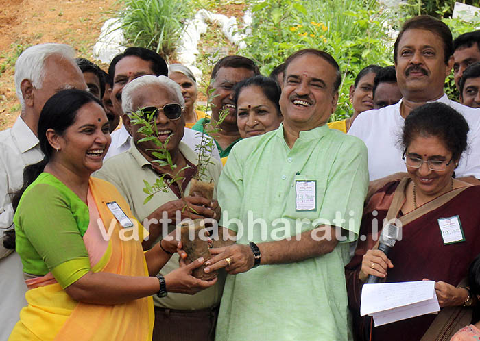 ಕೆರೆಗಳ ಪುನರುಜ್ಜೀವನಗೊಳಿಸುವ ಸಂಕಲ್ಪ ಕೈಗೊಳ್ಳಲಿ: ಕೇಂದ್ರ ಸಚಿವ ಅನಂತ್‌ ಕುಮಾರ್