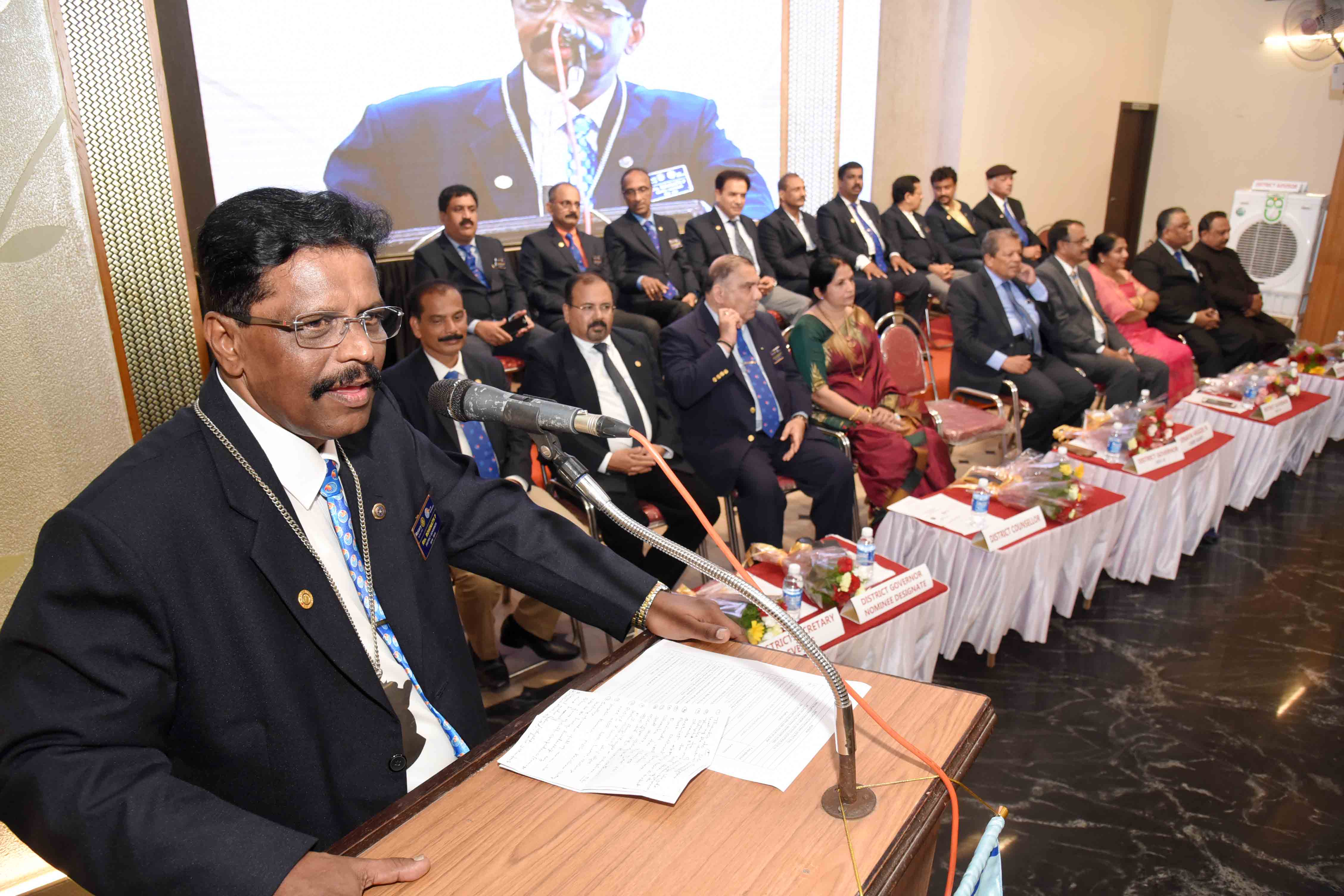 ಮಂಗಳೂರು: ರೋಟರಿ ಗವರ್ನರ್ ಪದಗ್ರಹಣ