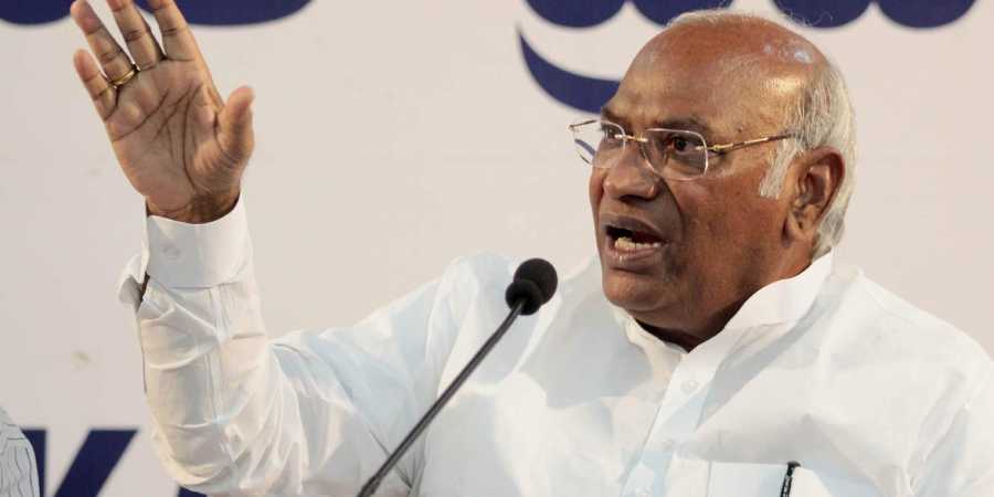 ಬಿಜೆಪಿಯ ಕ್ರಿಮಿನಲ್‌ಗಳನ್ನು ಸಾಗಿಸಲು ಬುಲೆಟ್ ರೈಲಿಗೂ ಸಾಧ್ಯವಿಲ್ಲ: ಖರ್ಗೆ