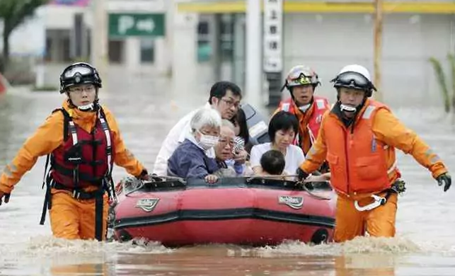 ಜಪಾನ್ ಜಲಪ್ರಳಯ: ರಕ್ಷಣಾ ಸಿಬ್ಬಂದಿಯಿಂದ ಮನೆ-ಮನೆ ಶೋಧ