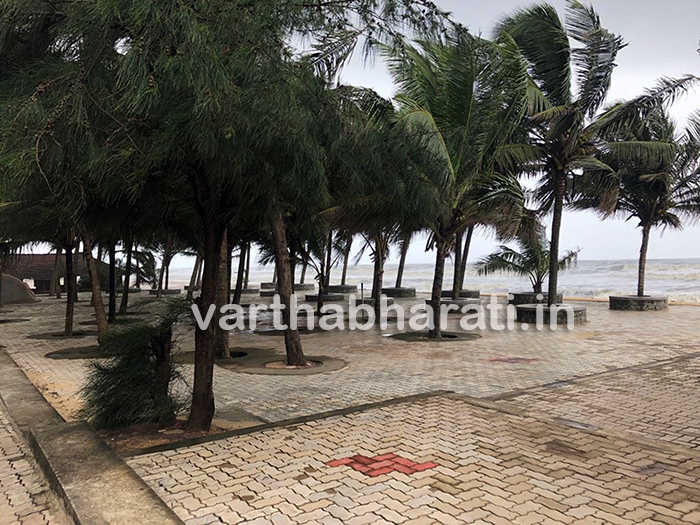 ಬ್ಲೂ ಫ್ಲ್ಯಾಗ್ ಮೂಲಕ ಬೀಚ್ ಅಭಿವೃದ್ಧಿ: ಪಡುಬಿದ್ರಿ ಸರ್ವೇಗೆ ಸ್ಥಳೀಯರ ವಿರೋಧ ಬ್ಲೂ ಫ್ಲ್ಯಾಗ್ ಮೂಲಕ ಬೀಚ್ ಅಭಿವೃದ್ಧಿ: ಪಡುಬಿದ್ರಿ ಸರ್ವೇಗೆ ಸ್ಥಳೀಯರ ವಿರೋಧ