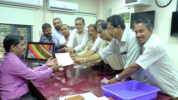 ಫ್ಲೈಓವರ್ ಕಾಮಗಾರಿ ತ್ವರಿತಗೊಳಿಸಲು, ಟೋಲ್ ಗೇಟ್ ಶುಲ್ಕ ತಡೆಹಿಡಿಯಲು ಆಗ್ರಹಿಸಿ ಅಪರ ಜಿಲ್ಲಾಧಿಕಾರಿಗೆ ಮನವಿ