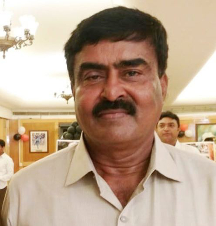 ಮಂಡ್ಯ: ಟ್ರ್ಯಾಕ್ಟರ್ ಪಲ್ಟಿ; ನಿವೃತ್ತ ಐಎಎಸ್ ಅಧಿಕಾರಿ ಮೃತ್ಯು