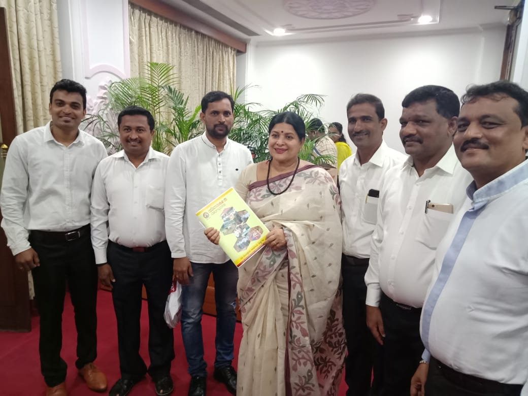 ಸಚಿವೆ ಜಯಮಾಲಗೆ ಯುವವಾಹಿನಿಯಿಂದ ಸನ್ಮಾನ