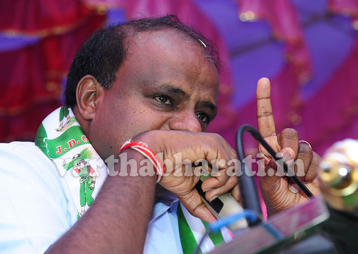 ನೋವಿನ ವಿಷ ನುಂಗಿ ವಿಷಕಂಠನಾಗಿದ್ದೇನೆ: ಭಾವುಕರಾಗಿ ಕಣ್ಣೀರಿಟ್ಟ ಸಿ.ಎಂ ಕುಮಾರಸ್ವಾಮಿ