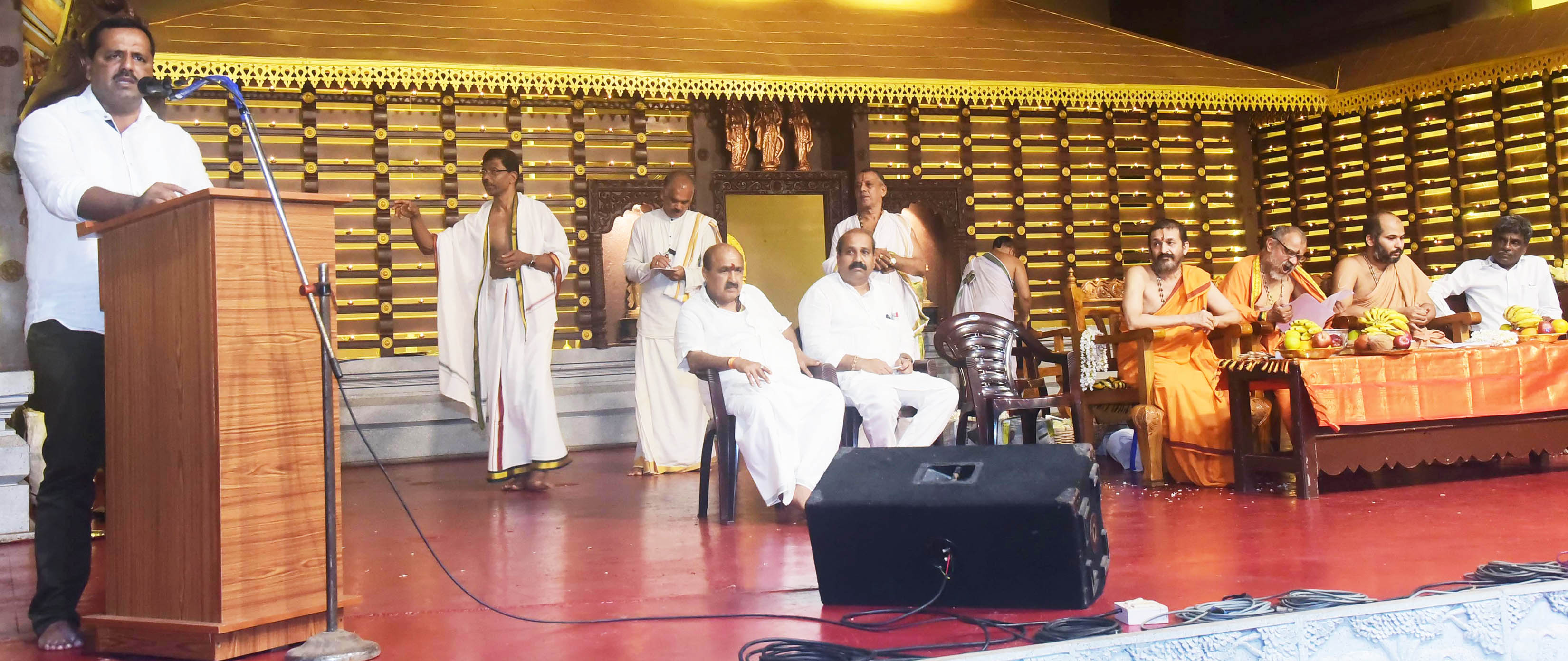 ರಾಜಕಾರಣಿ, ಅಧಿಕಾರಿಗಳಿಂದ ದೇಶ ಬಲಿಷ್ಠವಾಗದು: ಸಚಿವ ಯು.ಟಿ.ಖಾದರ್