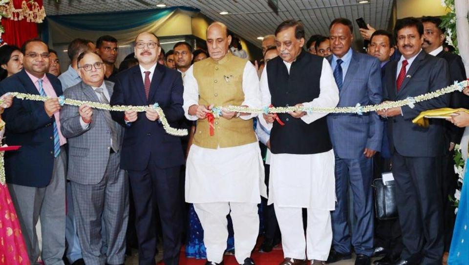 ಜಗತ್ತಿನ ಅತಿ ದೊಡ್ಡ ವೀಸಾ ಕೇಂದ್ರ ಉದ್ಘಾಟಿಸಿದ ರಾಜ್‌ನಾಥ್ ಸಿಂಗ್