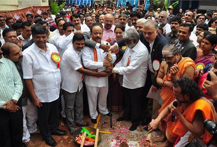 ವಿದ್ಯಾರ್ಥಿಗಳಿಗೆ ಶೀಘ್ರ ಉಚಿತ ಬಸ್‌ಪಾಸ್: ಸಚಿವ ಮಹೇಶ್ ಭರವಸೆ