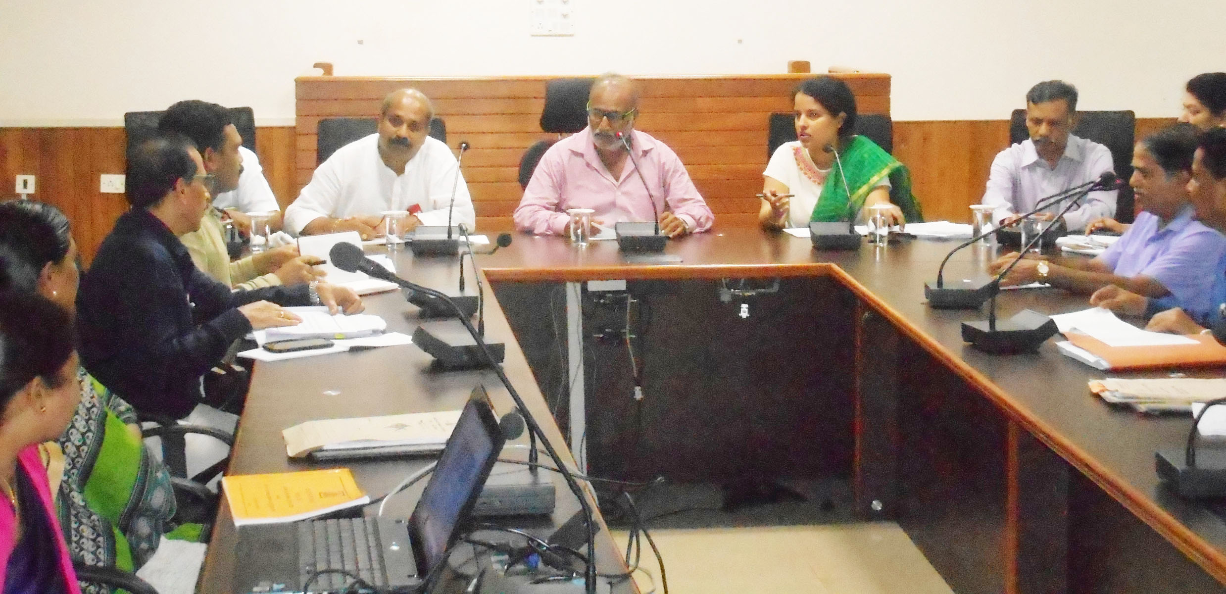 ಬೆಳಕು ಮೀನುಗಾರಿಕೆ ಕಡ್ಡಾಯ ನಿಷೇಧ: ಸಚಿವ ನಾಡಗೌಡ