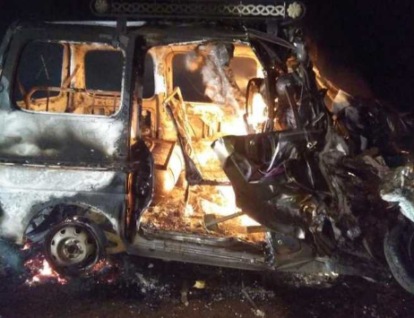 ರಸ್ತೆ ಅಪಘಾತದಿಂದ ಬೆಂಕಿಗಾಹುತಿಯಾದ ಕಾರು: 9 ಮಂದಿ ಮೃತ್ಯು
