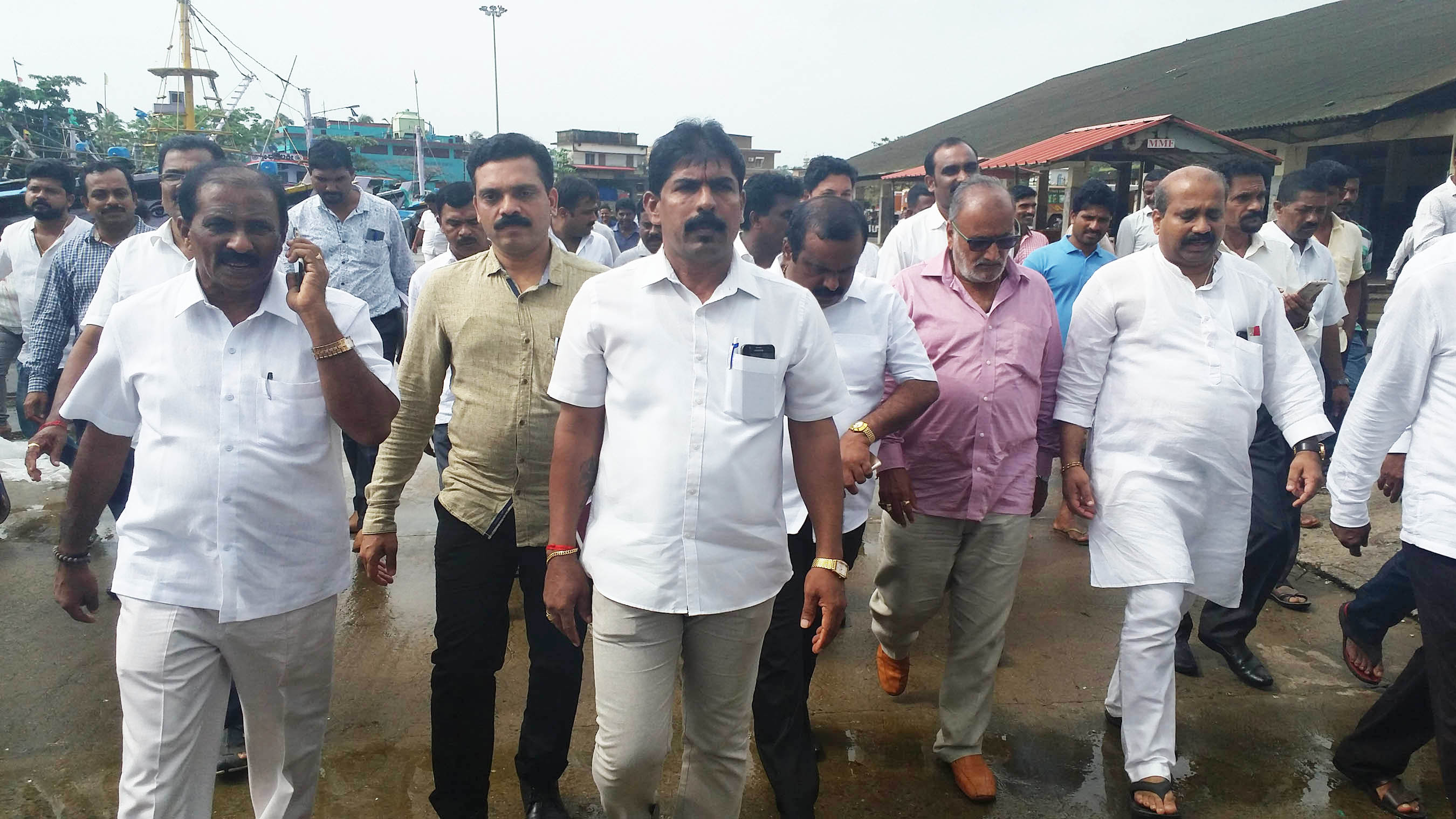 ಬೆಳಕು ಮೀನುಗಾರಿಕೆ ಕಡ್ಡಾಯ ನಿಷೇಧ: ಸಚಿವ ನಾಡಗೌಡ