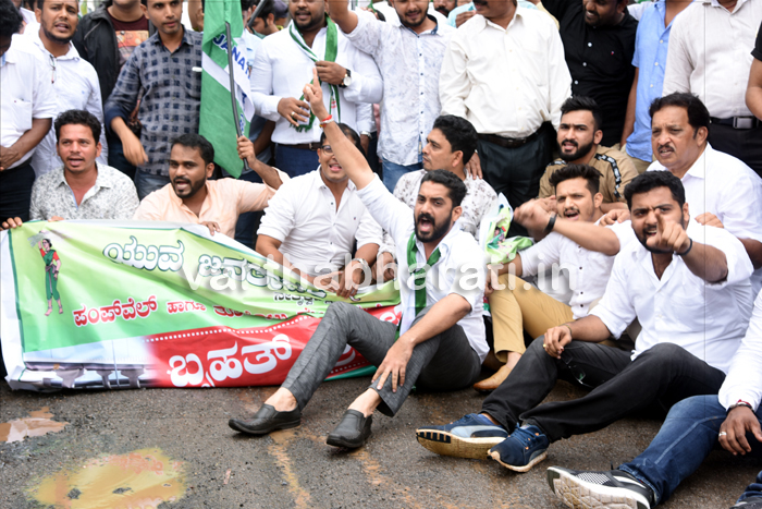 ಪಂಪ್‌ವೆಲ್-ತೊಕ್ಕೊಟ್ಟು ರಾ.ಹೆ.ಕಾಮಗಾರಿ ವಿಳಂಬ : ಸಂಸದ ನಳಿನ್‌ಕುಮಾರ್ ಕಟೀಲ್ ರಾಜೀನಾಮೆಗೆ ಆಗ್ರಹ