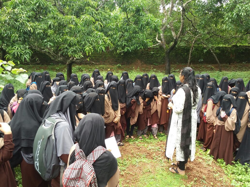 ಮೂಡುಬಿದಿರೆ, ಜು. 2: ಅಲ್-ಪುಖಾ೯ನ್ ಇಸ್ಲಾಮಿಕ್ ಆಂಗ್ಲ ಮಾಧ್ಯಮ ಶಾಲೆಯಲ್ಲಿ ವನ ಮಹೋತ್ಸವ