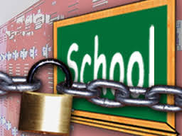 ಶಾಲೆಗೆ ಬೀಗ ಹಾಕಿದ ಮಾಲಕ ವಿದ್ಯಾರ್ಥಿಗಳ ಶುಲ್ಕದೊಂದಿಗೆ ಪರಾರಿ!