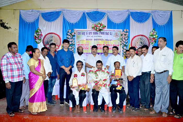 ಗ್ರೂಪ್ ‘ಡಿ’ ನೌಕರರಿಗೆ ಸನ್ಮಾನ ಸಮಾರಂಭ