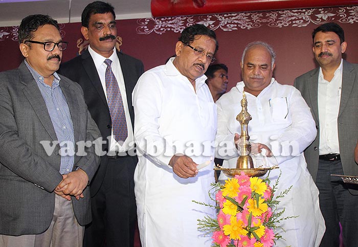 ಬೆಂಗಳೂರನ್ನು ‘ಔಷಧ ತಯಾರಿಸುವ ಹಬ್’ ಮಾಡಿ: ಡಾ.ಜಿ.ಪರಮೇಶ್ವರ್