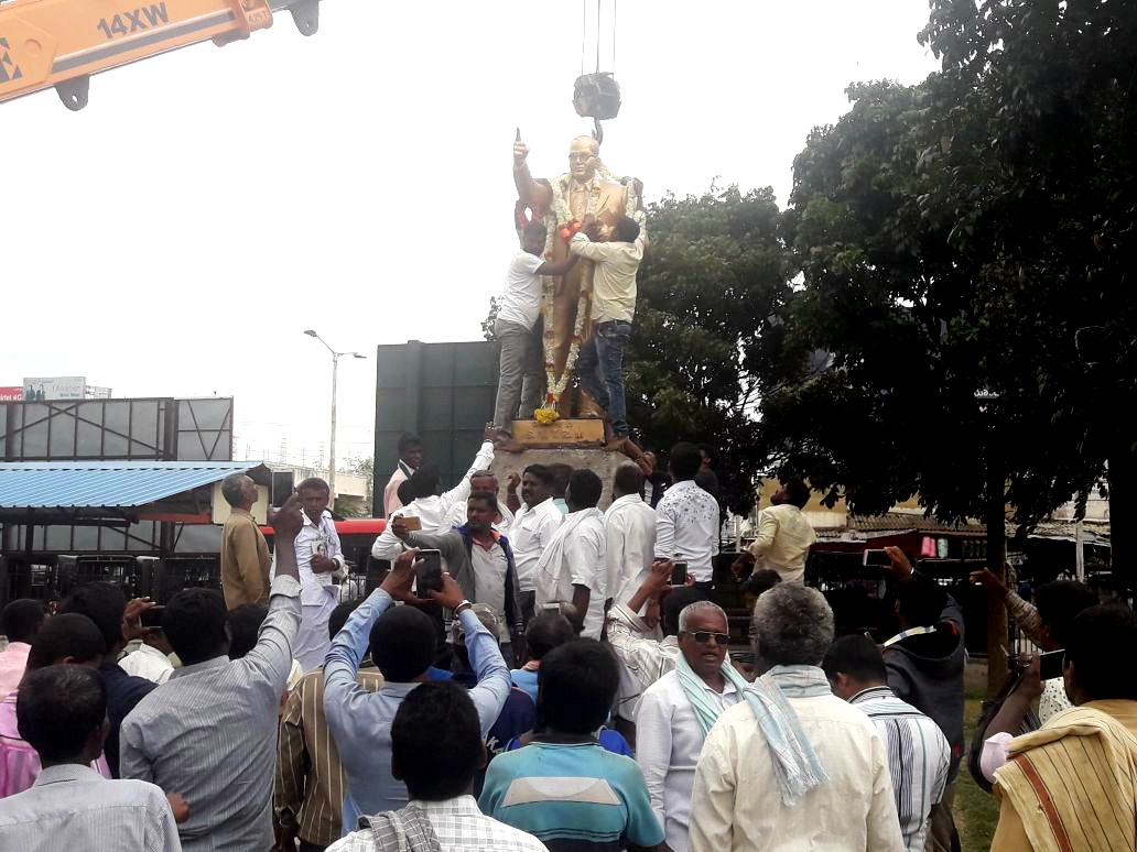 ನಾಗಮಂಗಲದಲ್ಲಿ ಅಂಬೇಡ್ಕರ್ ಪ್ರತಿಮೆ ಪ್ರತಿಷ್ಠಾಪನೆ: ಶಾಸಕ ಸುರೇಶ್‍ ಗೌಡರ ಪ್ರಯತ್ನದಿಂದ ಸುಖಾಂತ್ಯ ಕಂಡ ಪ್ರಕರಣ