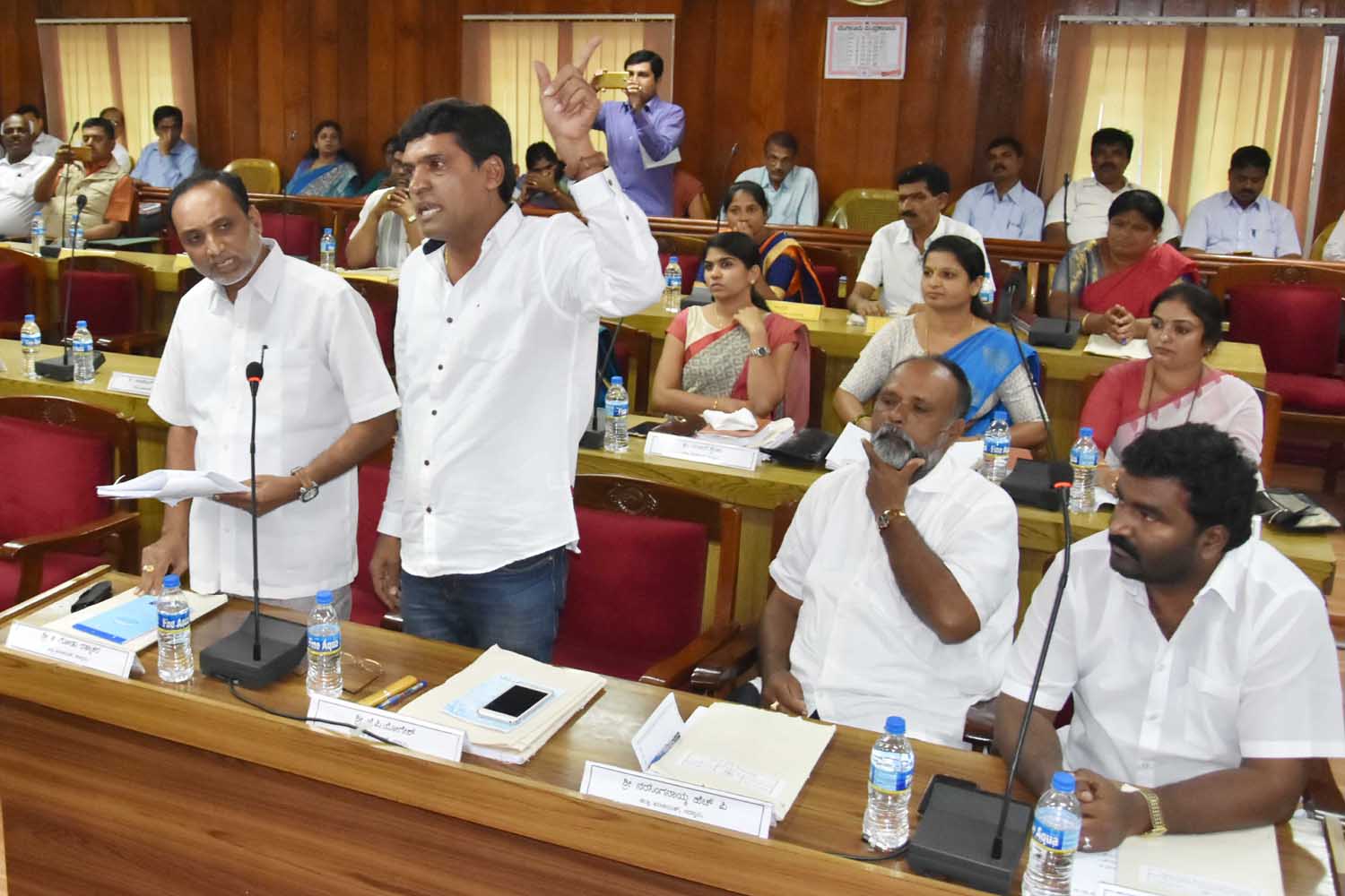 ಶಿವಮೊಗ್ಗ ಜಿ.ಪಂ. ಸಾಮಾನ್ಯ ಸಭೆಯಲ್ಲಿ ಹೈಡ್ರಾಮಾ: ಭಾರೀ ಚರ್ಚೆಗೆ ಗ್ರಾಸವಾದ ಕೋರಂ