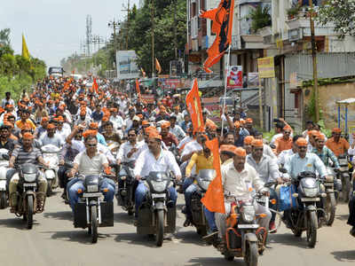 ಹಿಂಸಾಚಾರದ ಬಳಿಕ ಮುಂಬೈ ಬಂದ್ ಹಿಂದೆಗೆದುಕೊಂಡ ಮರಾಠಾ ಗುಂಪುಗಳು